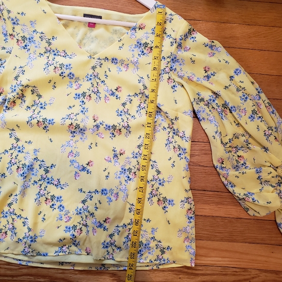 NWT Vince Camuto Blouse Size Medium - Picture 10 of 11